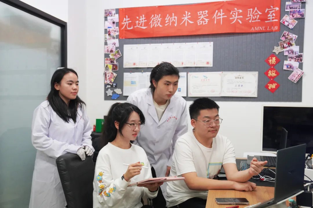 创造历史！哈工大15名本科生跨学院自由组队拿下国金
