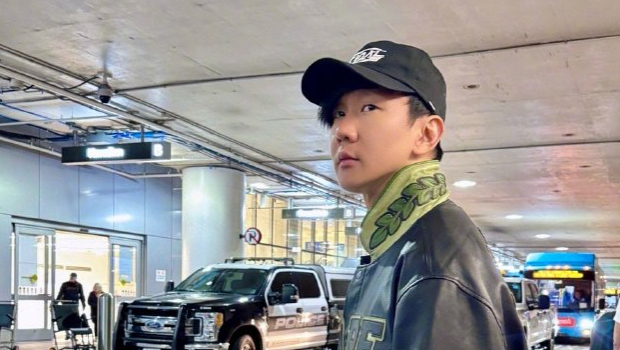 林俊杰被指“买春”介入空姐恋情，爆料人发不自杀声明