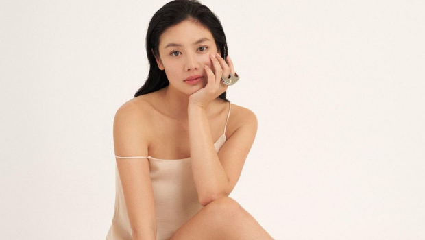 天王名模前妻中门大开晒身材，两度失婚已为人母状态零走样