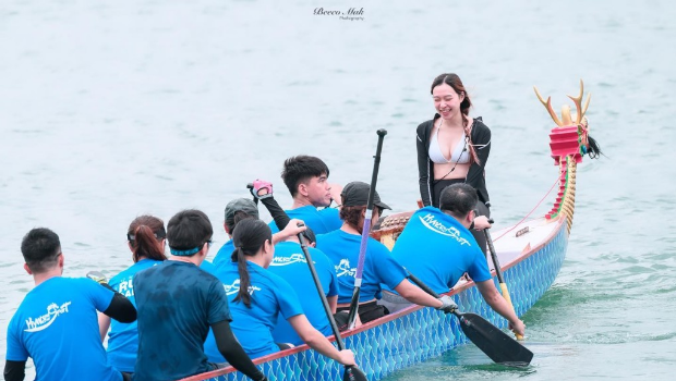 龙舟女鼓手比基尼上阵爆红冲出香港！端午节晒性感照派福利