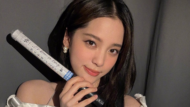 欧阳娜娜突破尺度，脱掉外套只剩Bra，身材火辣