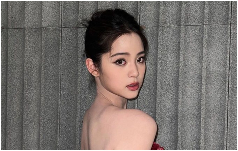 欧阳娜娜红色礼服，露香肩美背，曼妙身材太撩人