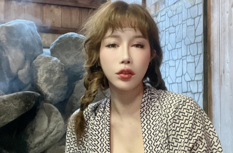 台湾H级嫩模辛尤里素颜照公开，自爆没穿内裤有点怪怪的