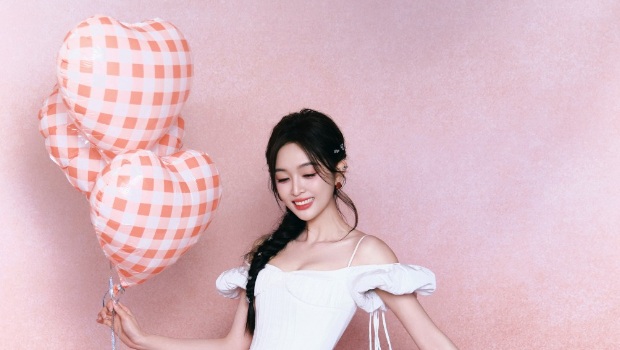 30岁女星突台上晕倒，事发影片疯传疑体力透支步履不稳