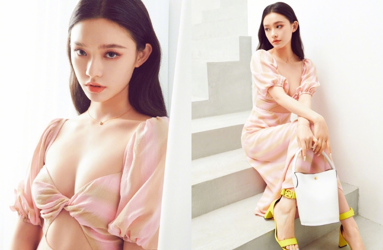“最受宠星女郎”罕见大尺度解放，火辣身材藏不住挨批太暴露