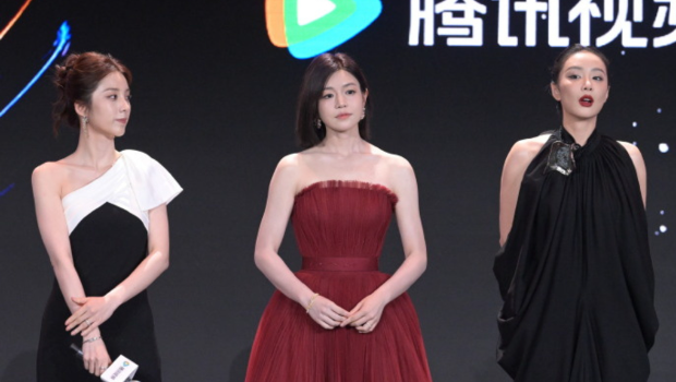 陈妍希曝婚变后“首出席公开活动”，1举动意外泄感情现况