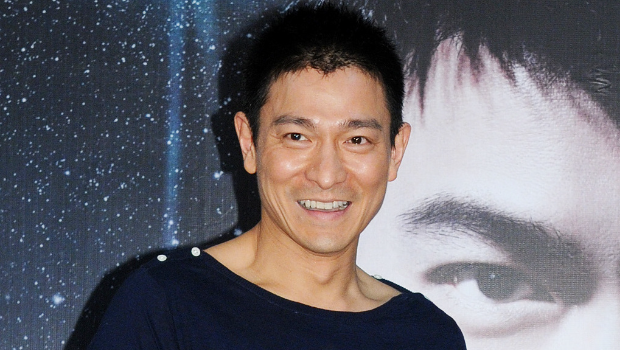 刘德华拍吻戏“太激烈”撞碎对手演员门牙，影帝曝女方身份