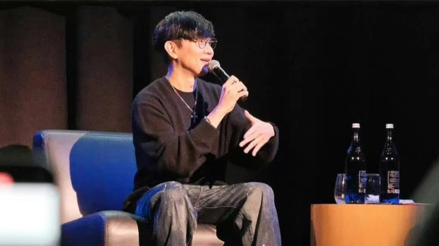 林俊杰当众“被求婚”反应曝光，认了曾质疑自己不会唱歌