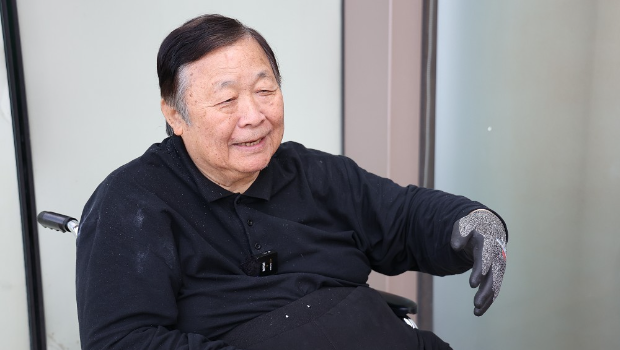 独家丨75岁秦煌有相差30岁深圳情人，误爆李龙基绝密情史