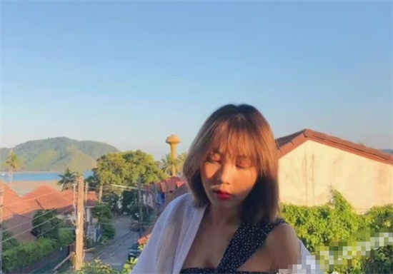 气质短发反差小姐姐 和男友自拍视频泄密流出 情趣制服撩人