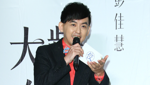 黄子佼涉性侵未成年，孟耿如妈妈首曝心声