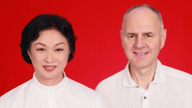 变性女星金星离婚18年又嫁前夫！证实分手理由：都是为孩子