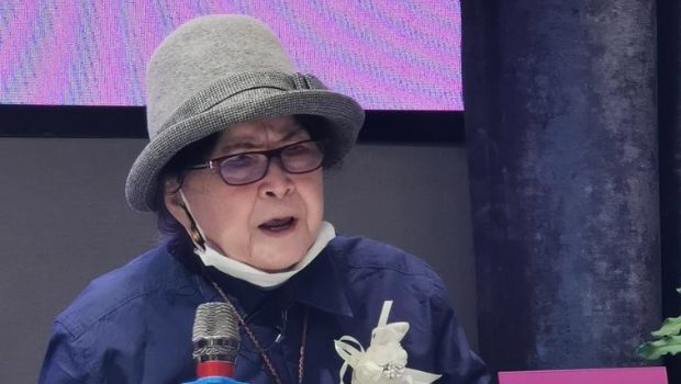 李玟母亲怒轰Bruce屡出轨！称女儿三度提离婚，要求调查死因