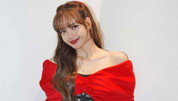​Lisa疯马秀现场曝！婀娜多姿身材尽现，LV三公子带家人撑场