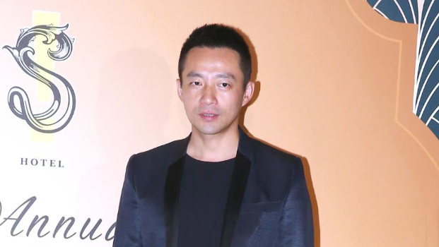 ​汪小菲自爆接家人返北京“光宗耀祖”，张兰问1句惨被他打断