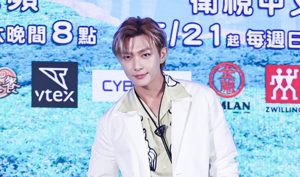 ​炎亚纶自爆性癖好：吵架靠激战和好，打屁股惩罚伴侣