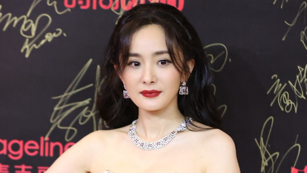 杨幂请表演老师盯戏，被嘲“不如赵丽颖”，力拼转型原因曝