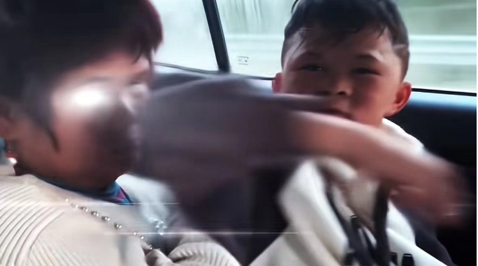 小马云名场面 范小勤肘击妈妈