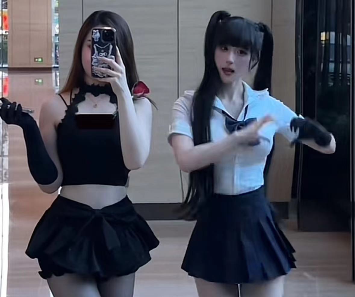 女生蝴蝶步视频合集
