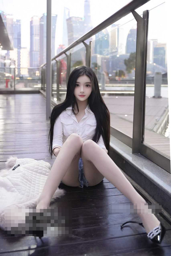 秀人网长腿美女龙雪儿 超大尺度自拍