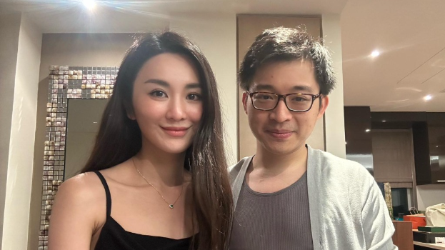 前港姐冠军旧爱全裸出镜？狂用手抓下体动作猥亵，称性交是“蛋白质交换”