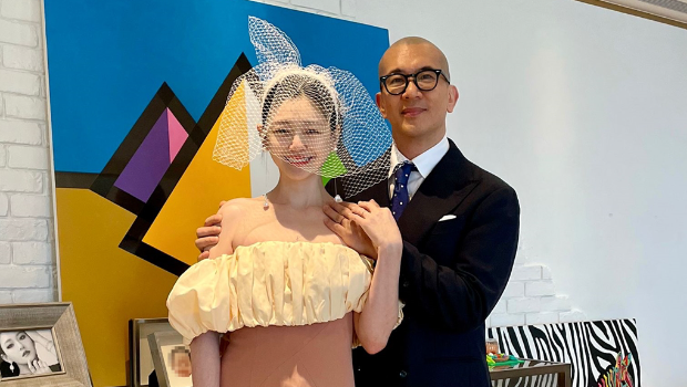 具俊晔突关IG遭质疑婚变，首现身1动作泄婚姻现状