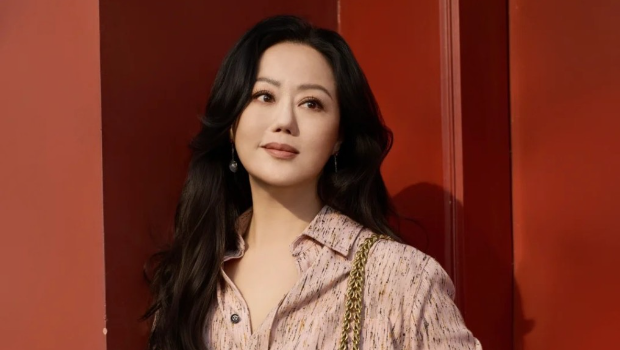 “香港初代名媛”现身巴黎被捕获，靓样惊变“外星人”？