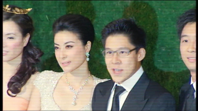 郭晶晶世纪婚宴重温珍贵片段，因一件事揭幽默本质，原来潜藏这样实力