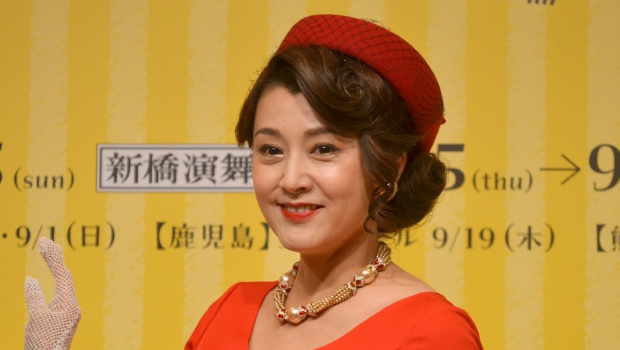 天王52岁绯闻前度生图曝光女神颜值崩坏，惊现大眼袋双下巴