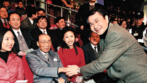 萧亮传逝世丨萧亮曾被指争出镜获封“老姜摄石人”？疑因争位遭导演赶走被封杀