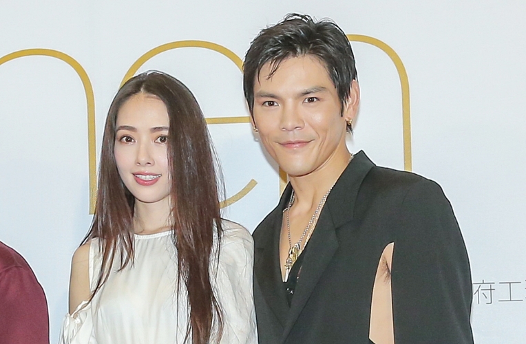 向太喊话“郭碧婷生三宝”，向佐要妈放心，网傻眼：40了