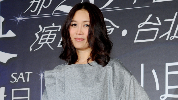那英《歌手》走音真的“搁浅”了，拿第5名冲热搜榜首