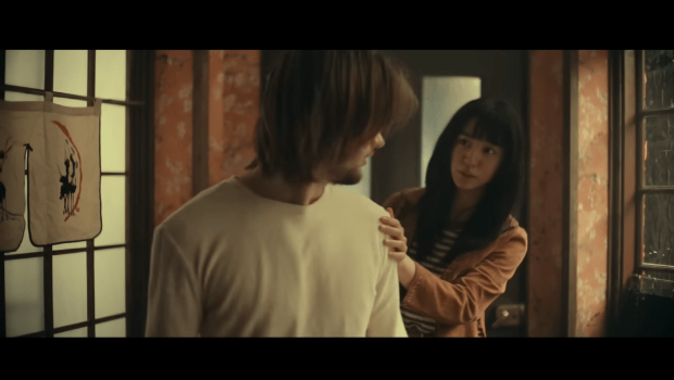 天王女儿上演大尺度床戏惨遭狠批？激战片曝光大晒一部位超香艳