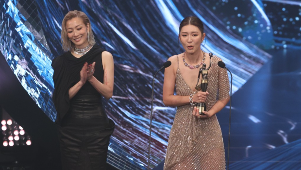 金像奖2024丨余香凝忘记多谢导演简君晋，感激老公陪背对白，母亲见证夺影后
