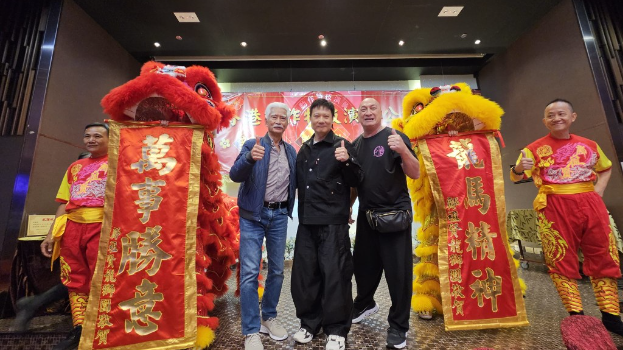 群星新年聚会！成龙曾志伟刘伟强与多位武打明星同场