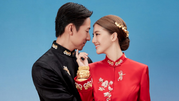 ​“百亿媳妇”吴千语中式礼服刺绣有寓意，网民：看着真low