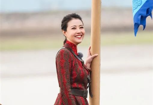 周海媚逝世丨周海媚为满清后裔，曾亲述童年贵族生活祖先为五品官