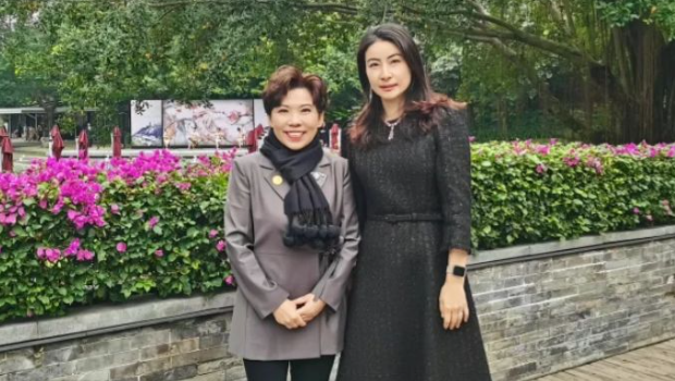四太何超琼同场与汪明荃合照各展贵气，郭晶晶与邓亚萍“世纪合照”