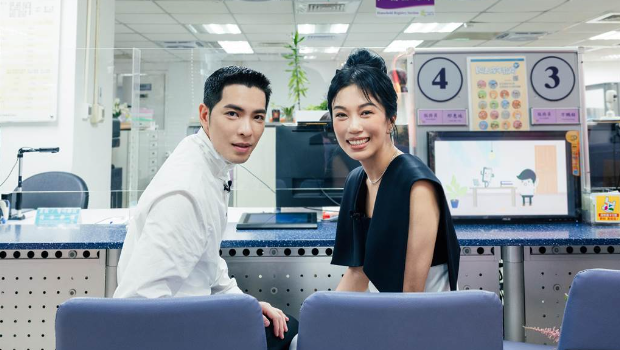 萧敬腾与50岁经纪人登记结婚照片曝光，“萧宝贝”也入镜