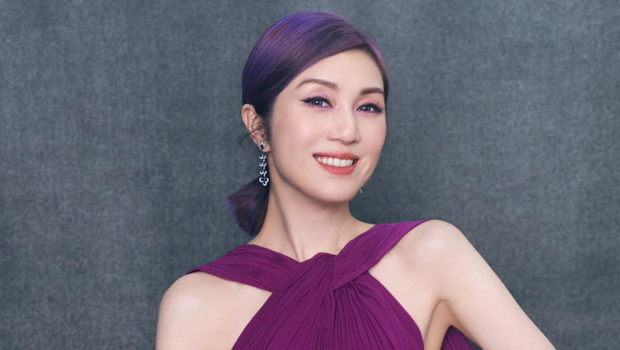 杨千嬅获20位网民出手为素颜照P图！面上加一物即变袁伟豪