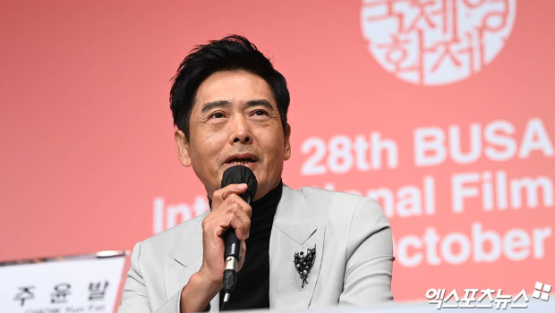 68岁周润发亲揭捐56亿身家真相，谈生死变老态度超然豁达